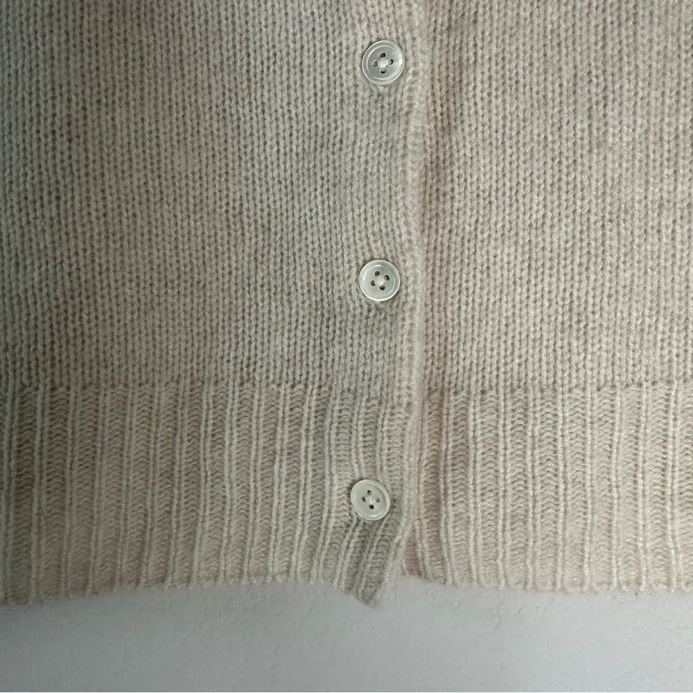 Doen Danae Cashmere Crewneck Cardigan in Dogwood SZ XS - Picture 3 of 6
